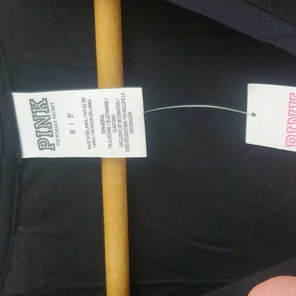 🤩New with tags Pink VS blach short sleeve tee sizes XS & S - Picture 5 of 6